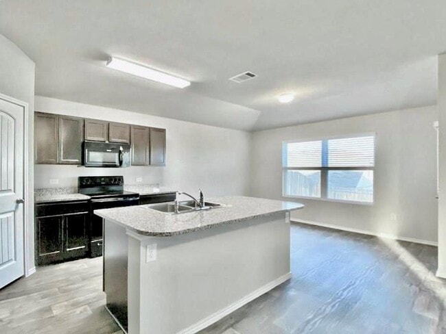 Building Photo - 5905 Ronee Leah Dr