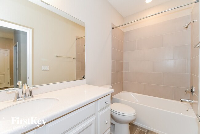 Building Photo - 1544 Mathews Manor Dr