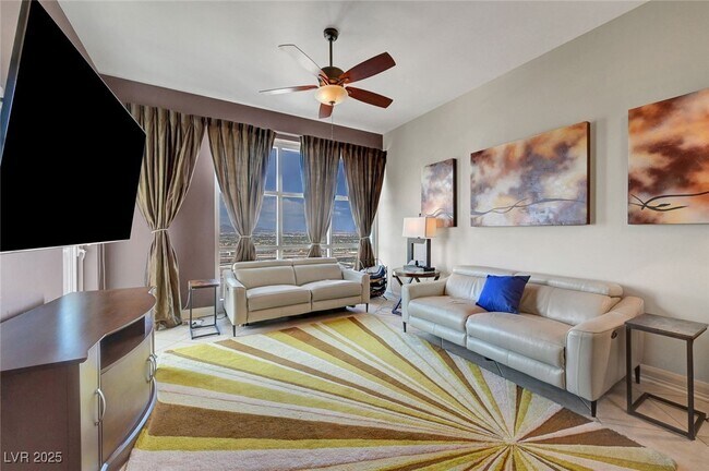 Building Photo - 150 S Las Vegas Blvd
