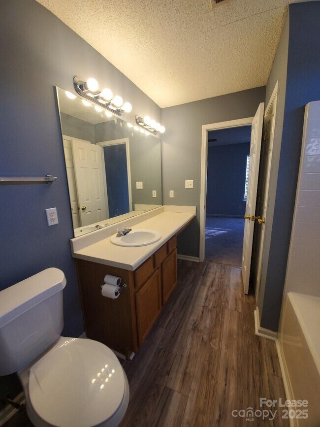 Building Photo - 10623 Campion Ct