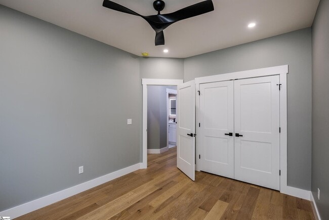 Building Photo - 610 N Shamrock Ave