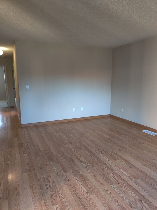 Building Photo - Beautiful Condo South Fremont Community - ...