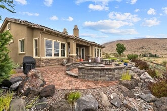 Building Photo - Beautiful Home in ArrowCreek!
