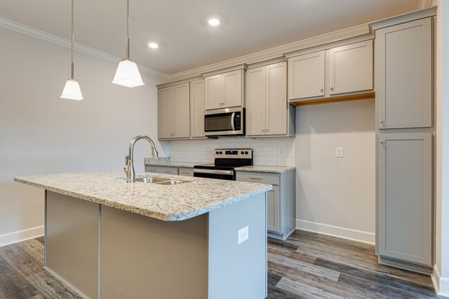 Building Photo - 413 Ronan Way