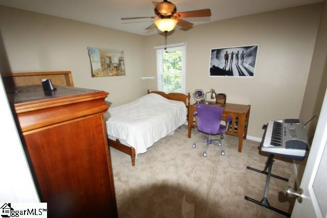 Building Photo - 4 Bedroom /2.5 Bath in Greer !! Minutes from Downtown Greer