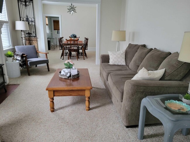 Building Photo - 103 N Rosborough Ave