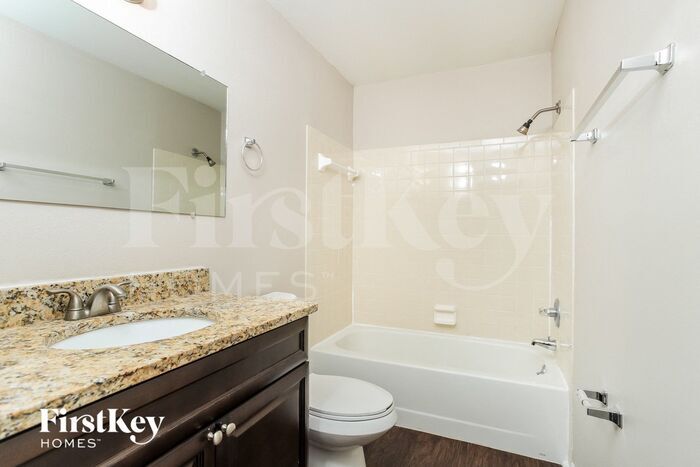 Building Photo - 3338 Fox Ridge Dr