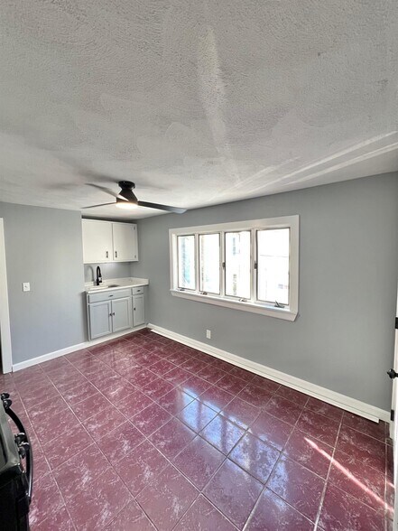 Building Photo - 141 Albion St