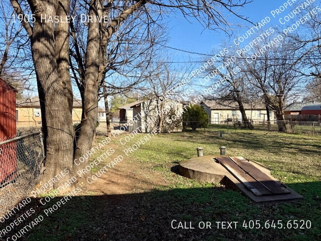 Building Photo - 1905 Hasley Dr