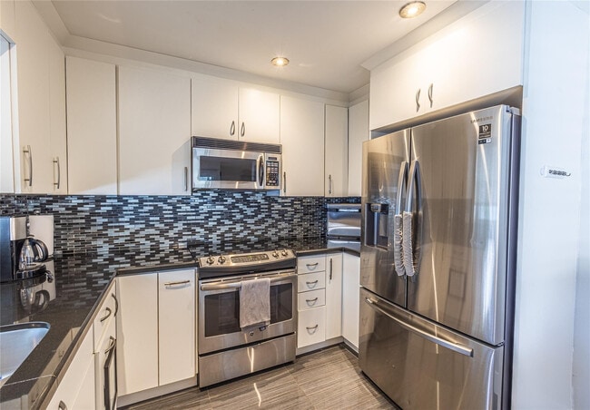 Building Photo - 9871 NW 2nd Ct