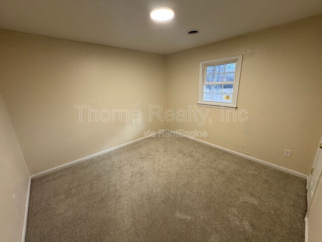 Building Photo - 313 Ferndale Dr