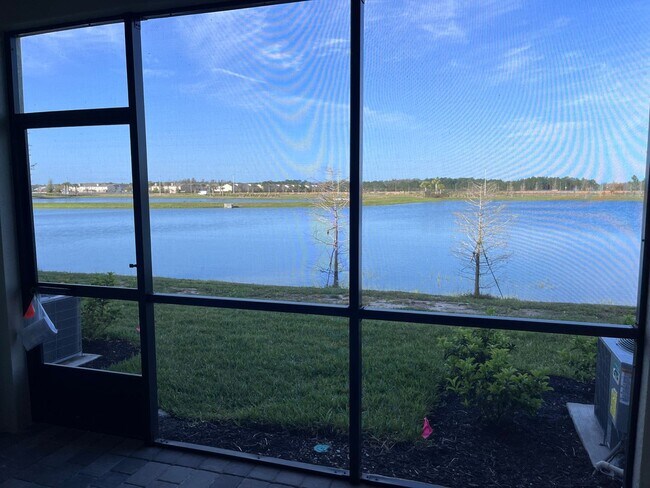 Building Photo - Beautiful 3 bedroom, 2.5 bathroom, 1 car garage townhouse for rent in Lutz!