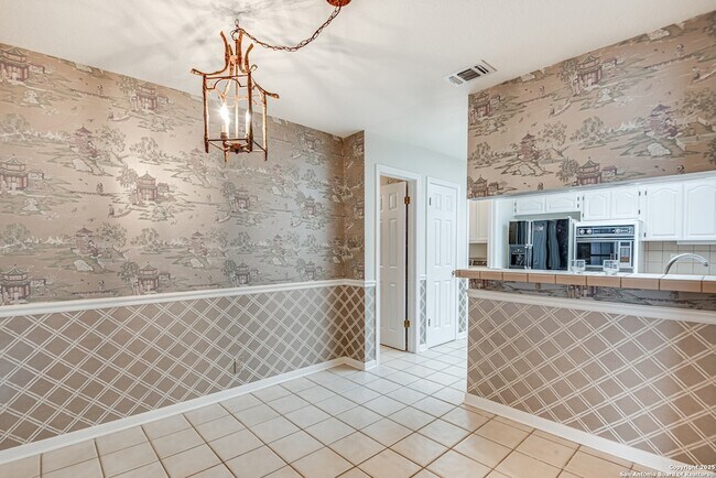 Building Photo - 14823 River Glen N