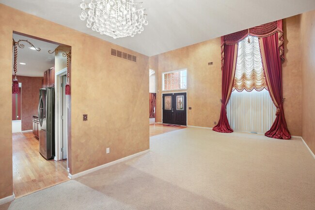 Building Photo - 6569 Whispering Woods Dr