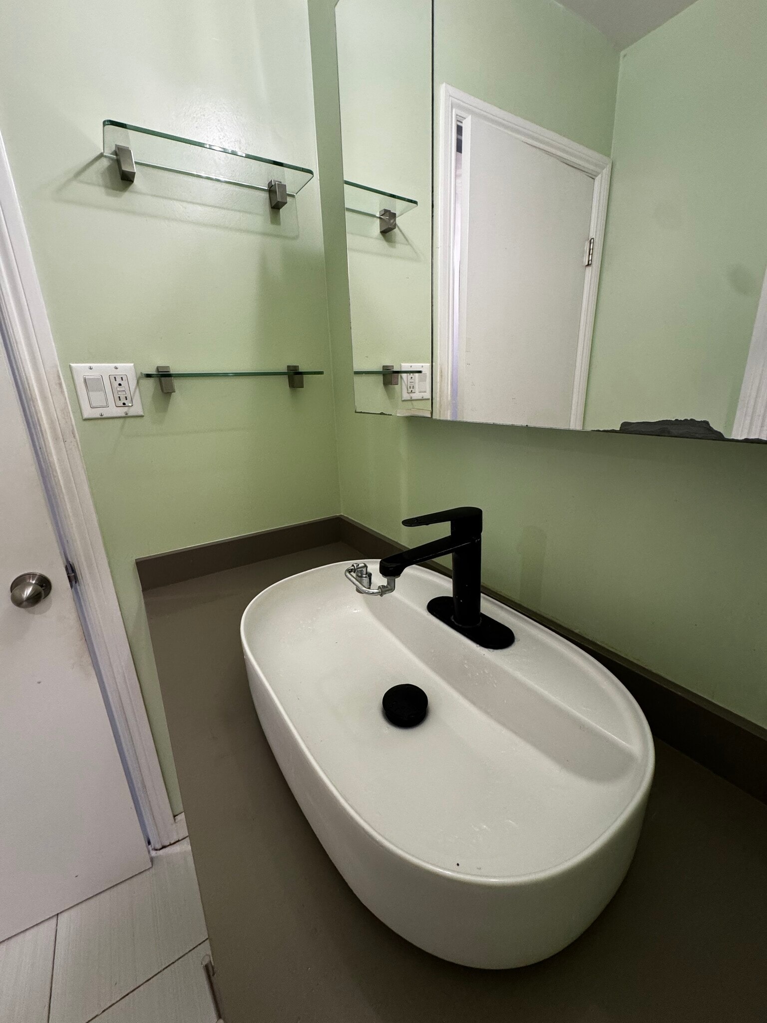 Bathroom Vanity - 577 Price St