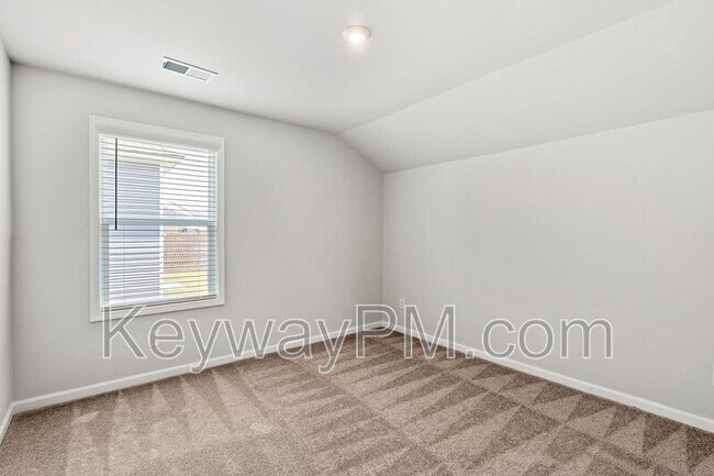 Building Photo - 644 Manitou Cir