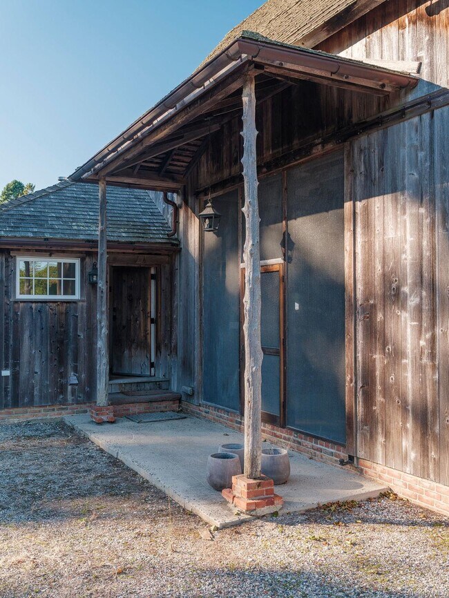 Building Photo - 29500 Main Rd