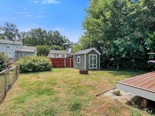 Building Photo - Charming 3 Bed, 2 Bath Home Minutes From B...