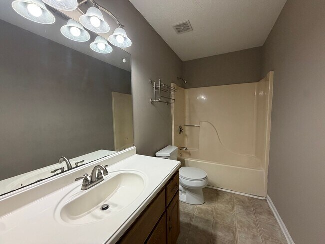 Building Photo - 2165 S Milledge Ave