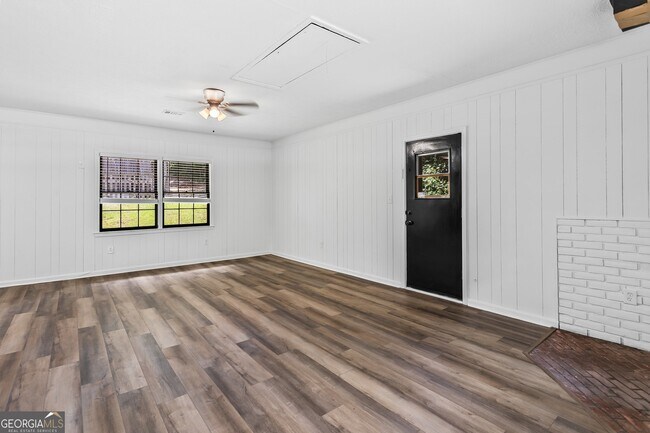 Building Photo - 2923 Bicentennial Dr SW