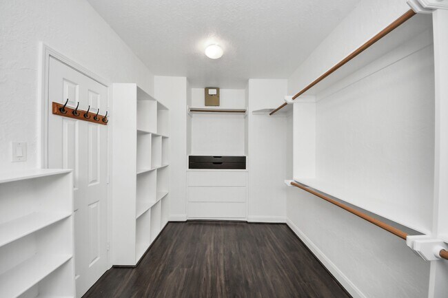 Building Photo - 1493 Silverado Dr