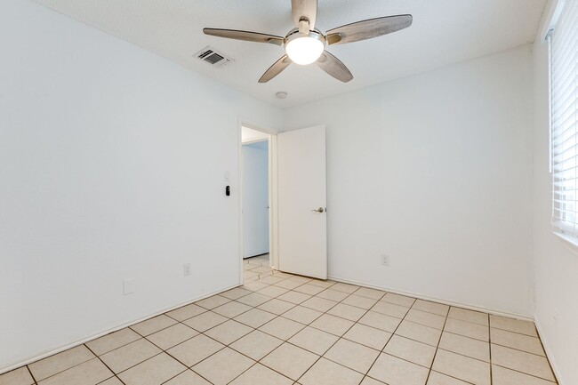 Building Photo - 3-BEDROOM HOME IN STONERIDGE, NORTH EAST I.S.D.
