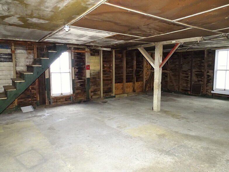 Building Photo - 4098 Division Hwy