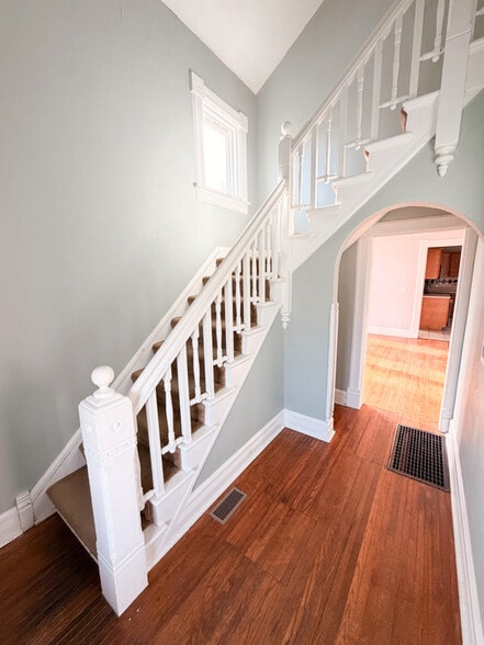 Building Photo - 78 Garfield Ave