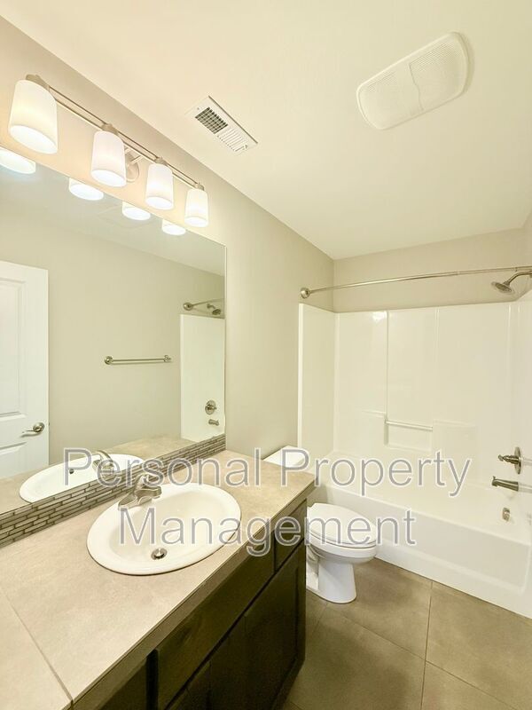 Building Photo - 4501 NE 91st Way