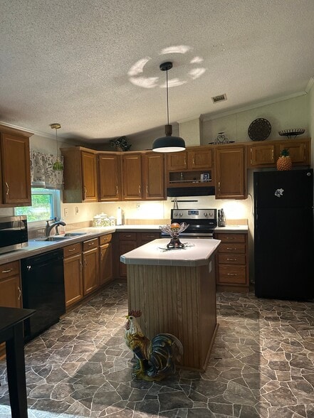 Building Photo - 12545 Louis Dr