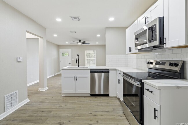 Building Photo - 219 La Manda Blvd