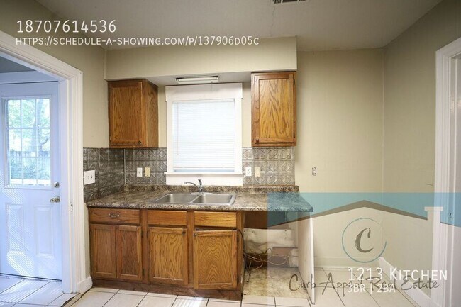 Building Photo - 1213 Kitchen-