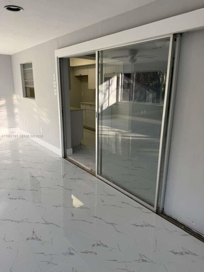 Building Photo - 4030 School Cir