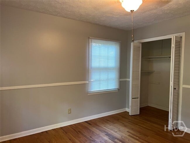 Building Photo - 235 Weatherly Woods Dr