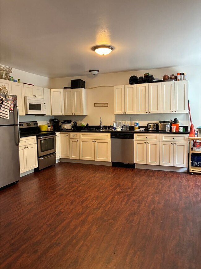 Building Photo - McKeon Park Apartments