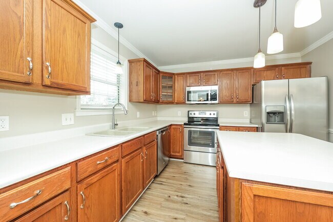 Building Photo - 6381 Paddington Way