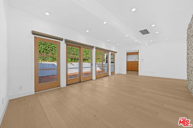 Building Photo - 435 Dalehurst Ave