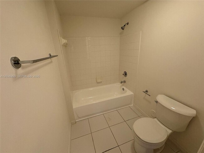 Building Photo - 2492 Centergate Dr