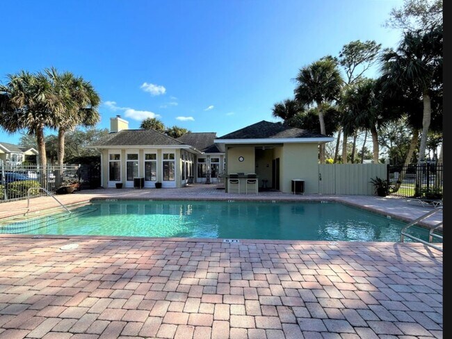 Building Photo - 3525 Sable Palm Ln