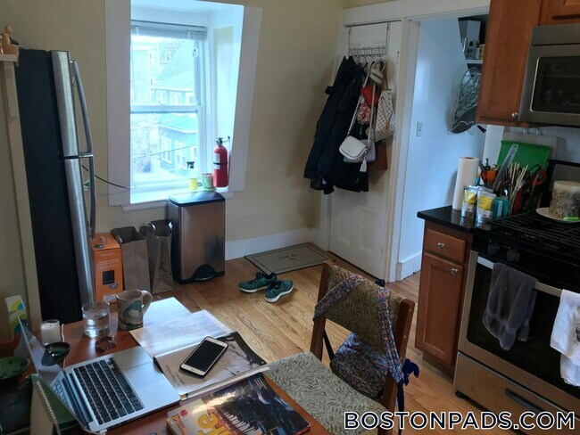 Building Photo - 12 Claremon St