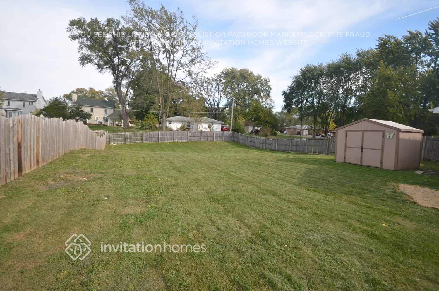 Building Photo - 833 N Elmwood Dr