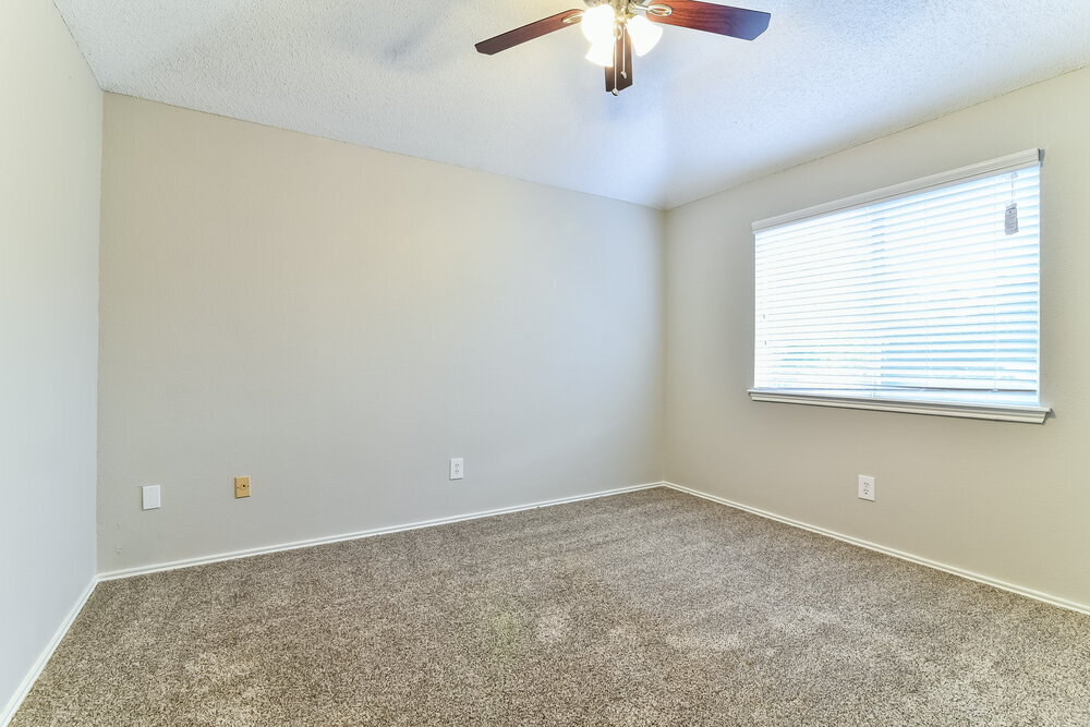 Building Photo - 17103 Spruce Run Dr