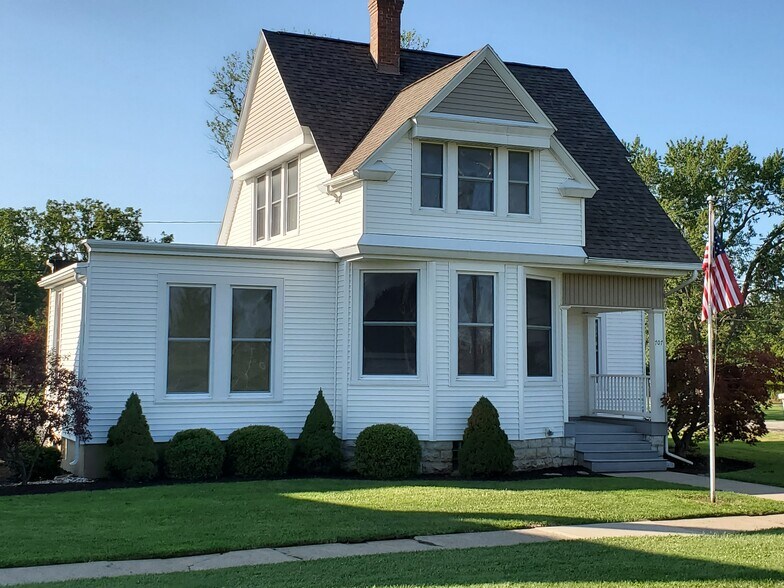 Primary Photo - 707 Dewitt Ave