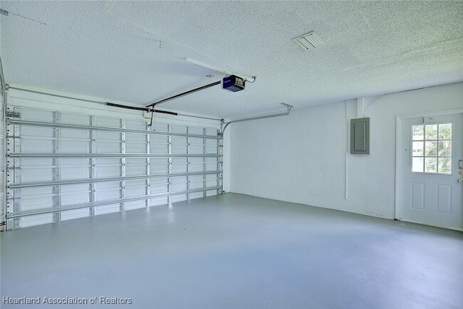Building Photo - 640 Placid Lakes Blvd