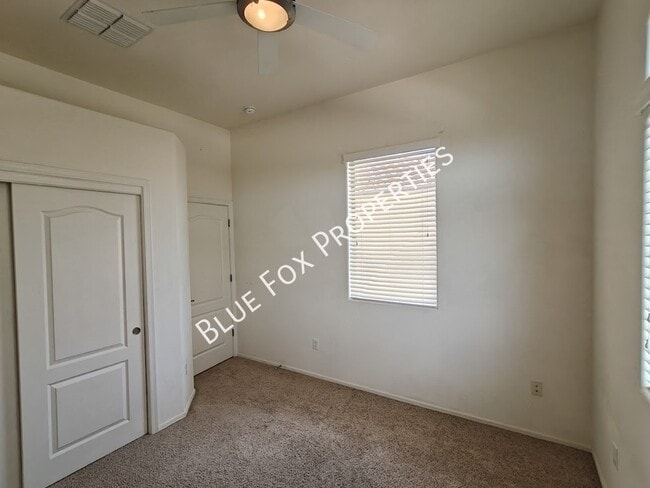 Building Photo - 324 N Oak Tree Canyon Loop