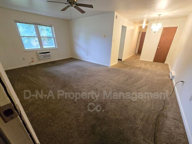 Building Photo - 404 Woodcliff Ave