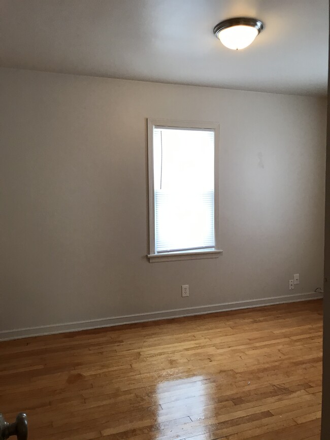 Building Photo - 5243 N 49th St