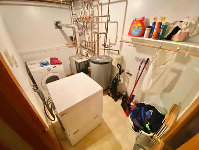 Building Photo - 3 Bedroom Apartment in Home VT Available 8/1!