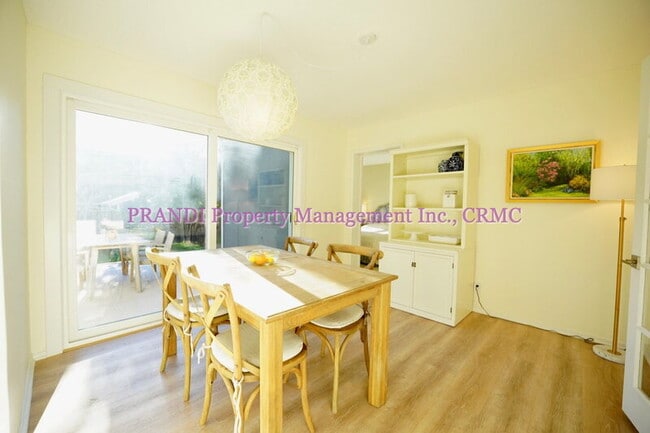 Building Photo - 245 Solano St