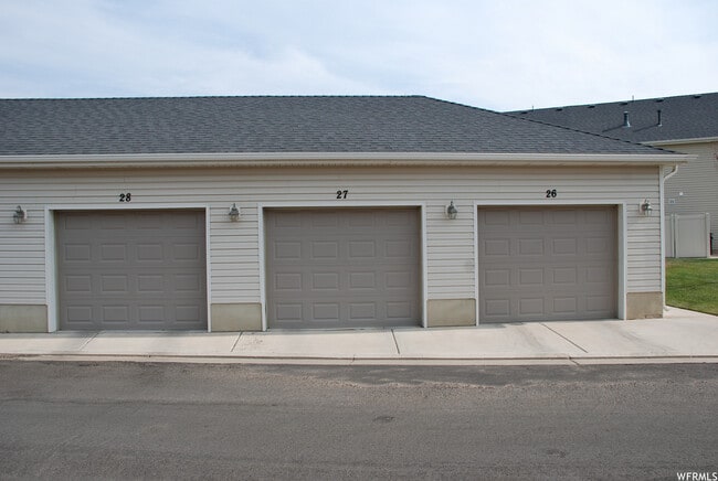 Building Photo - 7453 Sandalwood Dr